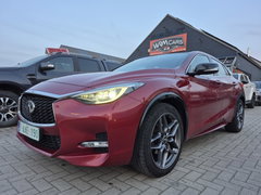 Infiniti Q30
