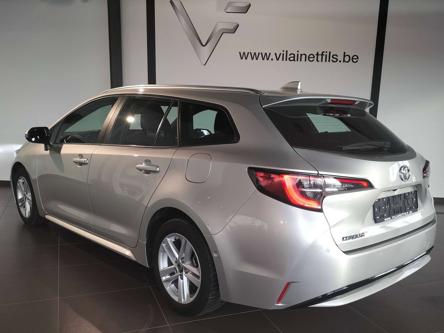 Toyota Corolla thumb 2