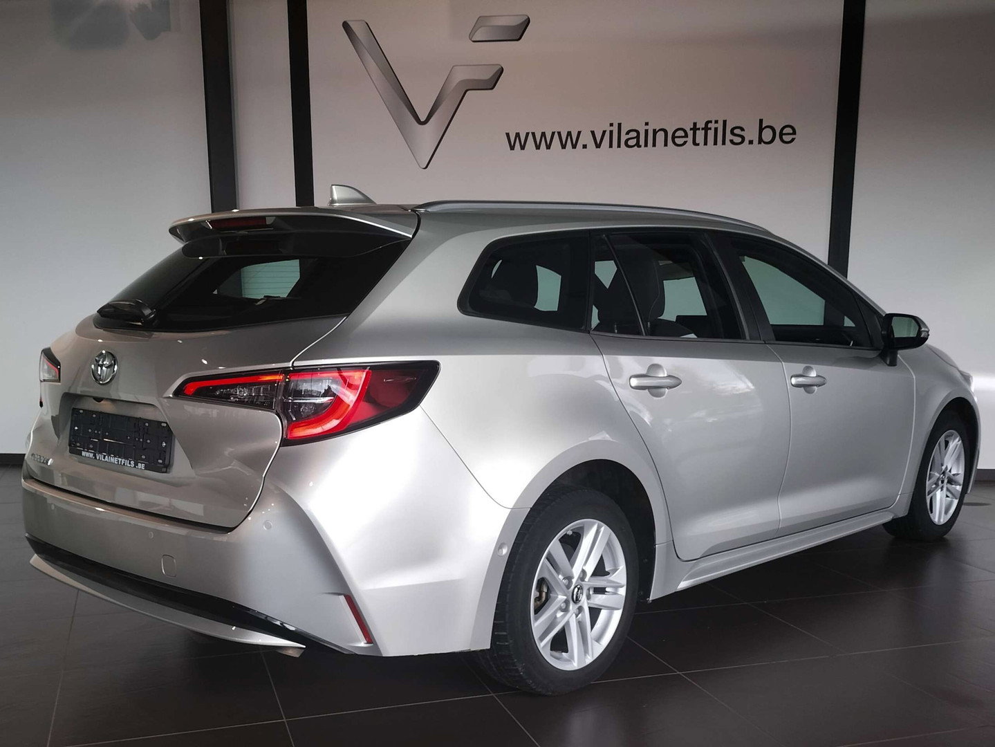 Toyota Corolla thumb 4