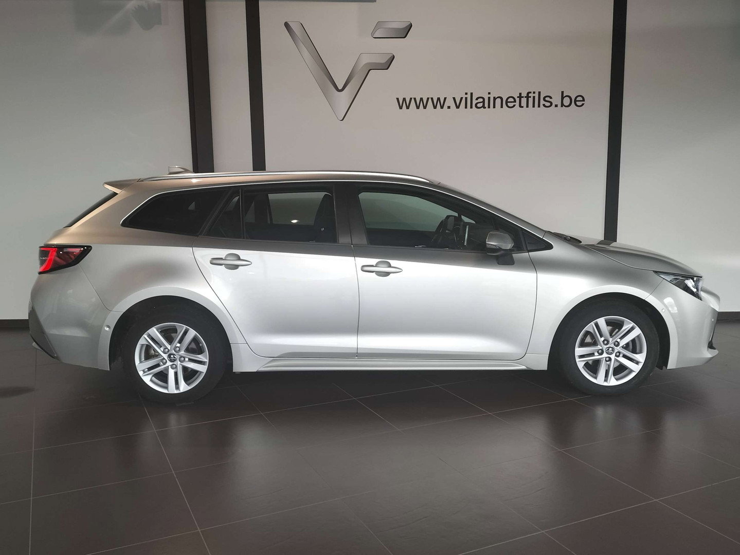 Toyota Corolla thumb 5