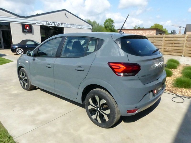 Dacia SANDERO