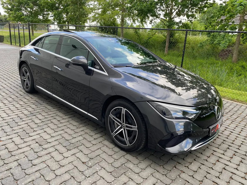 Mercedes EQE