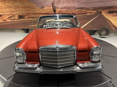 Mercedes 280 SE