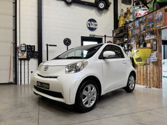 Toyota iQ