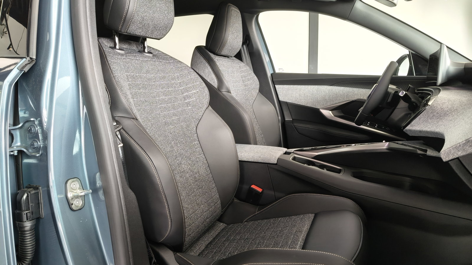 Peugeot 3008 thumb 4