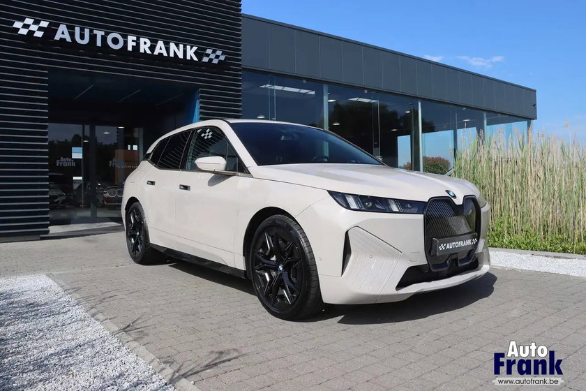 BMW iX