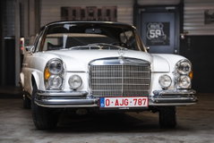 Mercedes 280 SE