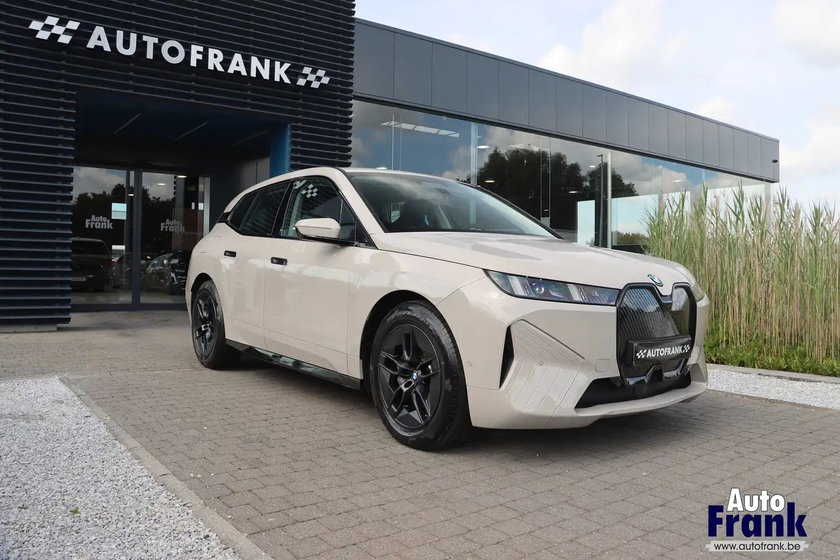 BMW iX