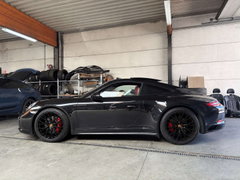 Porsche 911 CARRERA