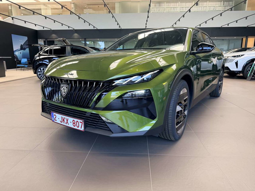 Peugeot 408