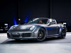 Porsche 911 CARRERA