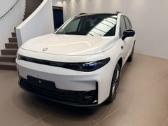 Leapmotor C10