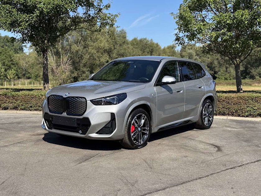 BMW iX1