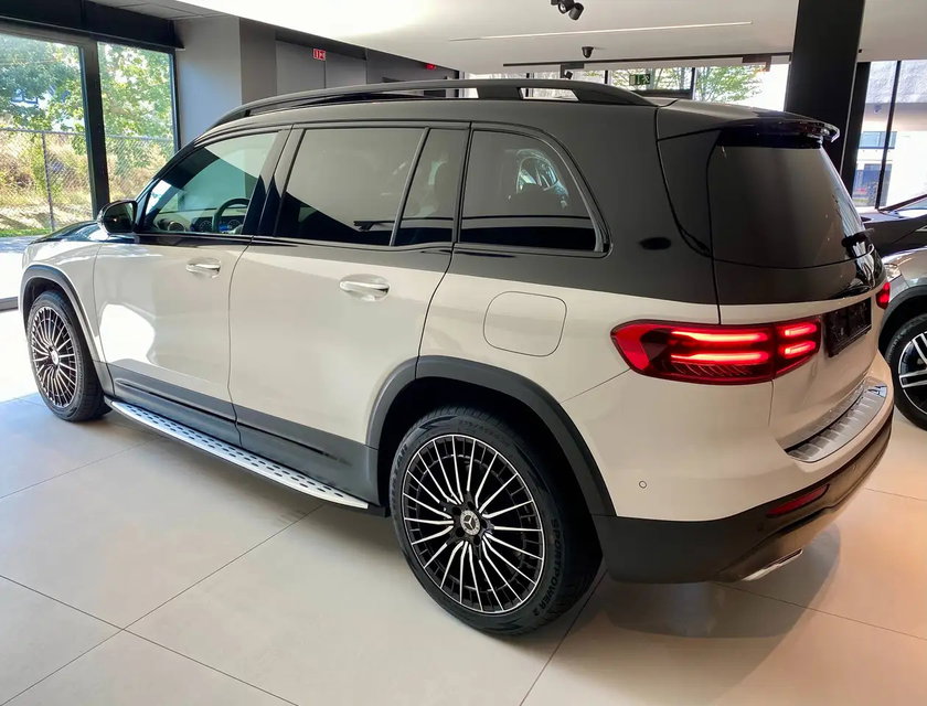 Mercedes GLB