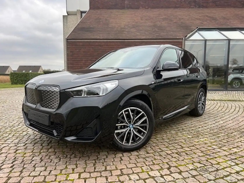 BMW iX1