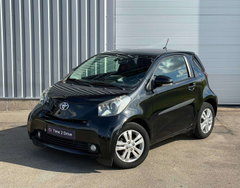 Toyota iQ