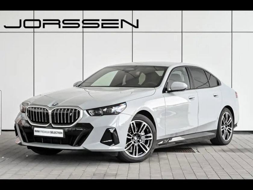 BMW i5