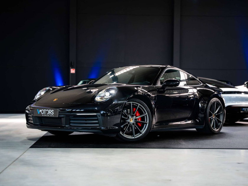 Porsche 911 CARRERA