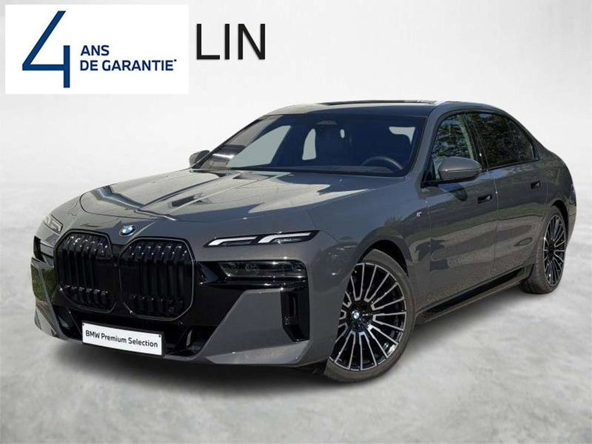 BMW i7