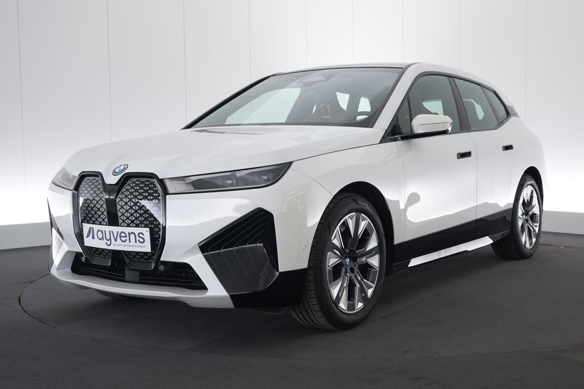 BMW iX