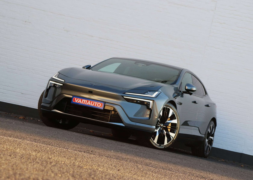 POLESTAR 4