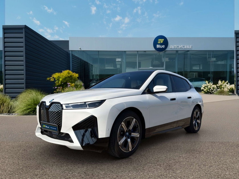 BMW iX