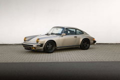 Porsche 911 CARRERA