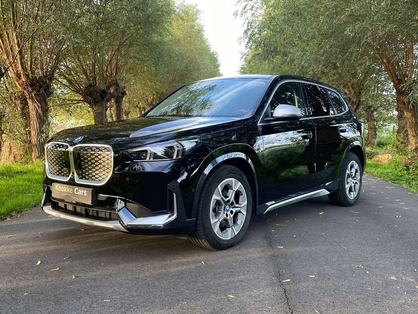 BMW iX1