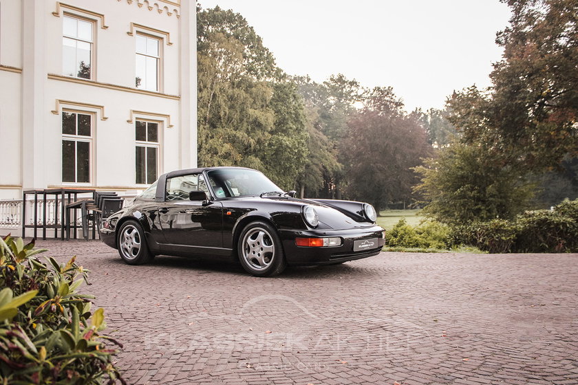 Porsche 911 CARRERA