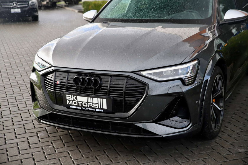 Audi SQ 8