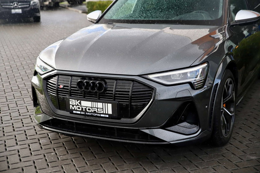 Audi SQ 8