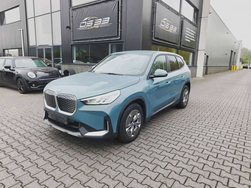 BMW iX1