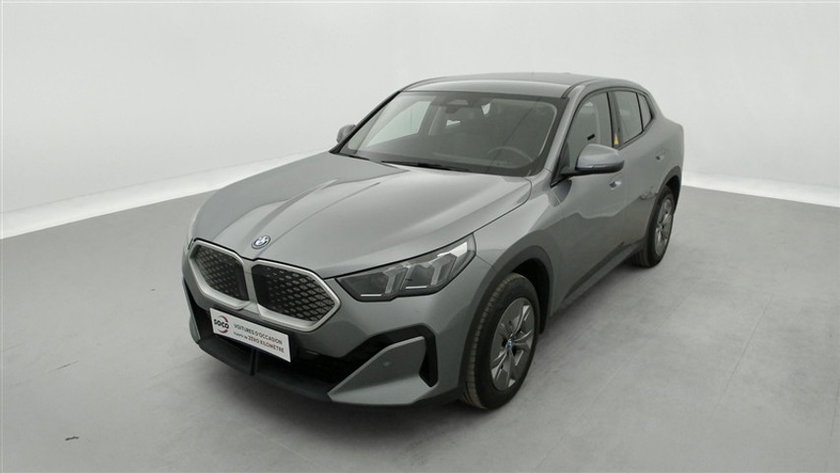 BMW IX2