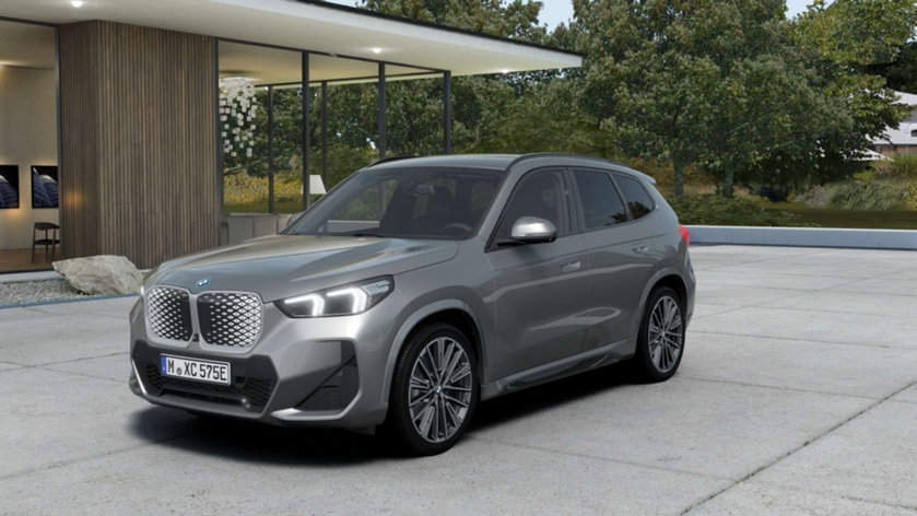 BMW iX1