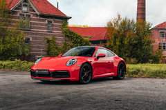 Porsche 911 CARRERA