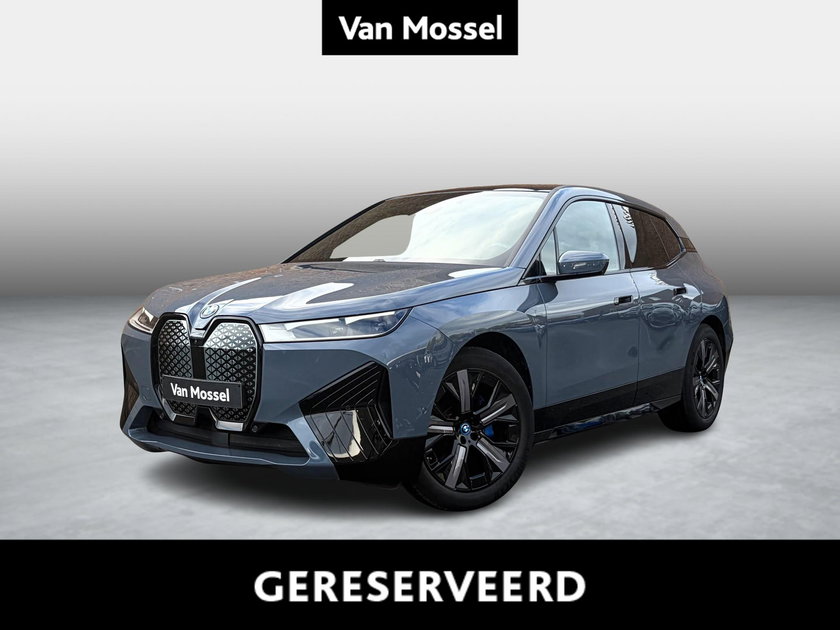 BMW iX